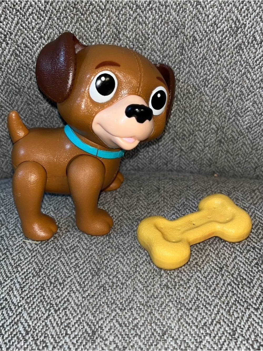 Disney Doc Mcstuffins Findo Puppy Dog Action Figure Toy Figurine With Bone